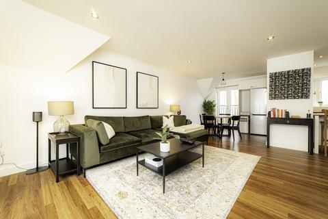 Old Watling Street, Canterbury, CT1 2 bed flat for sale