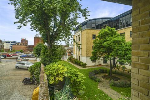 Amelia Court, Union Place, Worthing 2 bed apartment for sale