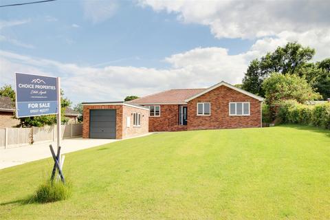 Alford Road, Huttoft LN13 3 bed detached bungalow for sale