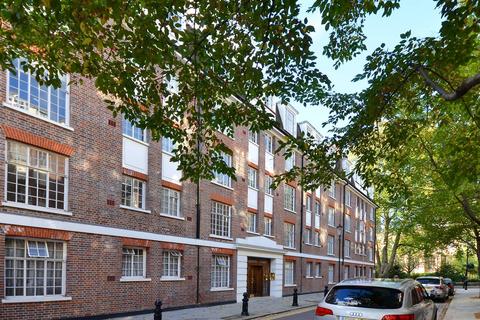 Chelsea Manor Street, Chelsea... 1 bed flat for sale