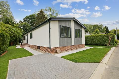 Crawley, West Sussex, RH10 2 bed park home for sale