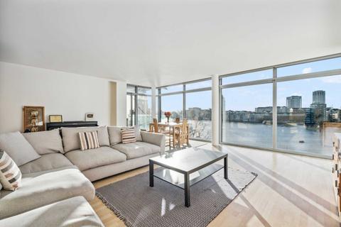 The Montevetro Building, Battersea, SW11 2 bed apartment for sale