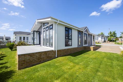 Newquay, Cornwall, TR8 2 bed park home for sale