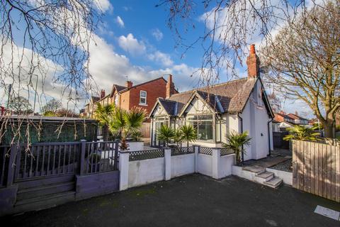 Hirst Road, Wakefield WF2 1 bed semi