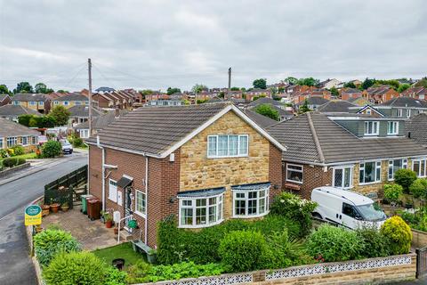 Gillion Crescent, Wakefield WF4 4 bed detached house for sale