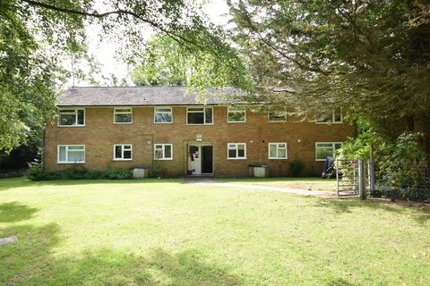 Green Lane, Shipley Bridge, RH6 2 bed apartment for sale