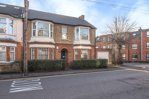 Marlborough Road, Hertfordshire WD18 5 bed semi