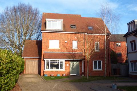 Essex Close, Stevenage... 5 bed detached house for sale
