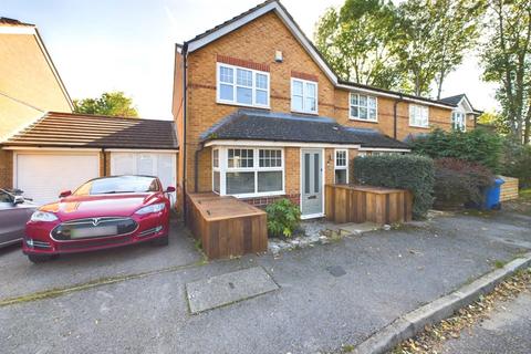 Marlow SL7 3 bed end of terrace house for sale