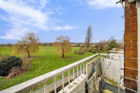 Oman Avenue, London NW2 1 bed flat for sale