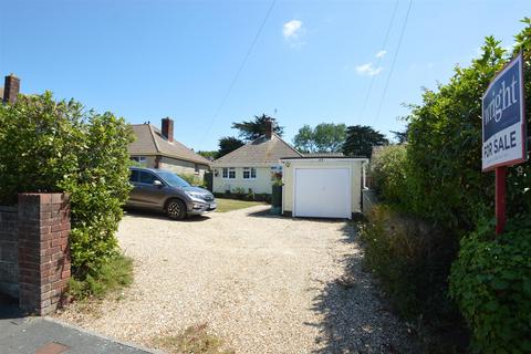 ASHEY, RYDE OUTSKIRTS 3 bed detached bungalow for sale