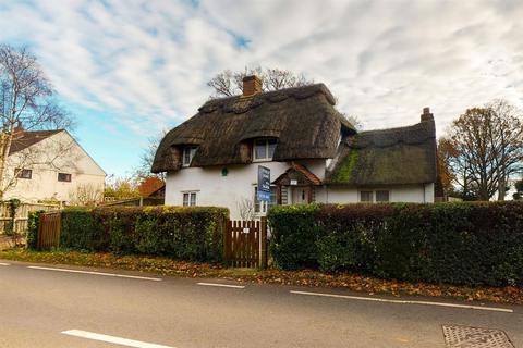 Church End, Shalford 2 bed detached house for sale