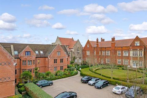 The Galleries, Warley, Brentwood 2 bed apartment for sale