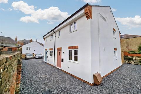 2 bedroom semi-detached house for sale