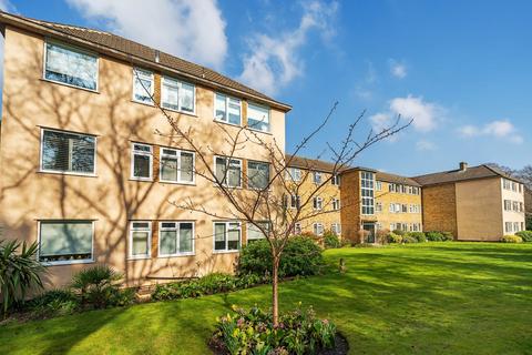 Kemnal Road, Chislehurst 2 bed apartment for sale