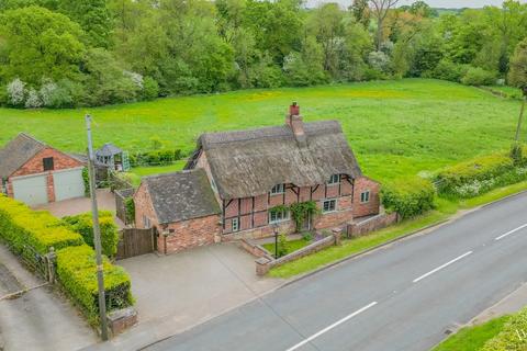 Wood Lane, Yoxall, DE13 3 bed cottage for sale