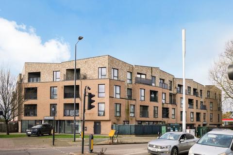 Eastcote Lane, Harrow HA2 2 bed apartment for sale