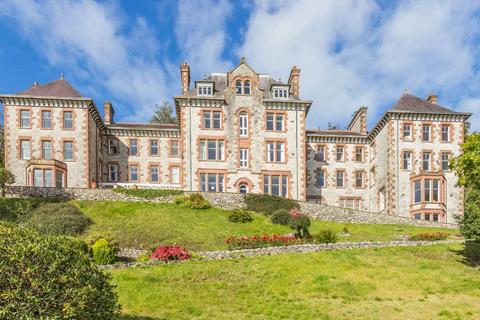 Mulberry, 8 Hazelwood Court... 3 bed flat for sale