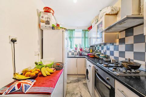 Devas Street, Bow, London, E3 2 bed flat for sale