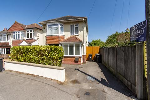 Comber Road, OFF THE AVENUE Moordown 3 bed detached house for sale