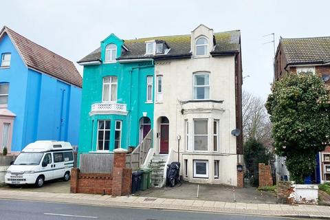 55 Waverley Road, Southsea... 1 bed flat for sale