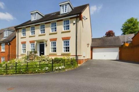 5 bedroom detached house for sale