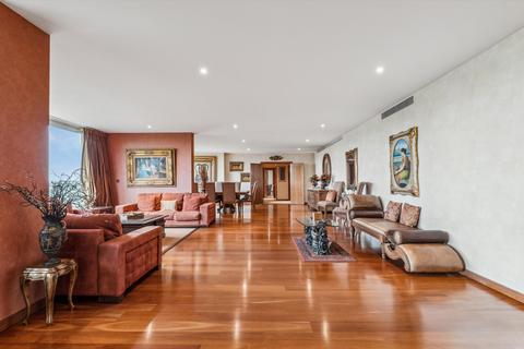 The Bridge, London, SW11 8 bed apartment for sale