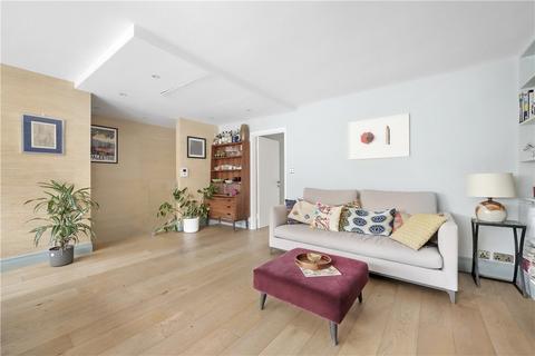 Ennismore Gardens, London, SW7 2 bed apartment for sale