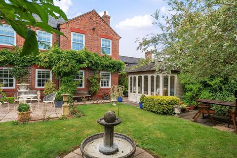 Lower Farm, Oswestry SY10 4 bed detached house for sale