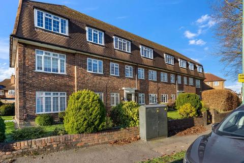 2 bedroom ground floor flat for sale