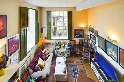 Coombe Road, Brighton, BN2 4EQ 1 bed flat for sale