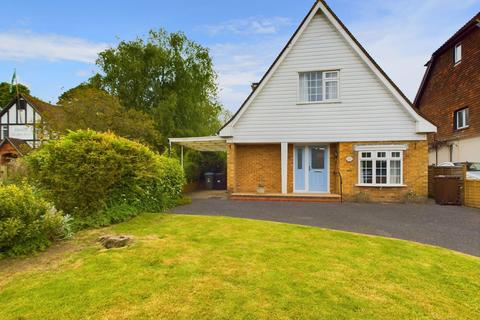High Street, Worthing BN14 3 bed detached house for sale
