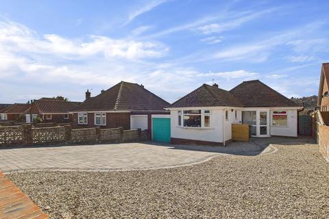 Hollingbury Gardens, Worthing BN14 3 bed detached bungalow for sale