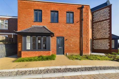 Sompting, Lancing, BN15 0FE 3 bed townhouse for sale
