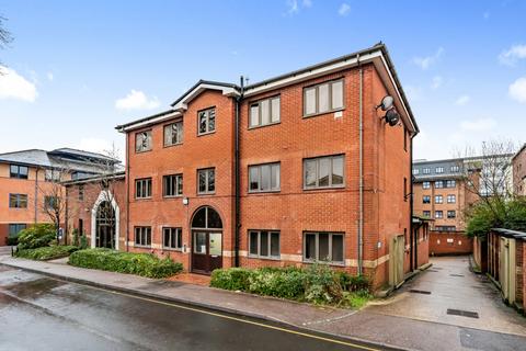 Clarendon Road, Redhill, Surrey 2 bed apartment for sale