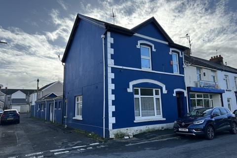 30 Swansea Road, Llanelli, SA15 4 bed end of terrace house for sale