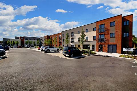 Kingfisher Court, South Street, Taunton 2 bed apartment for sale