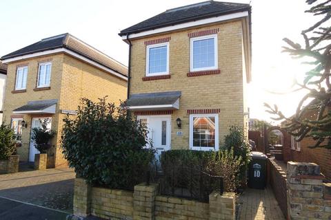 Cambridge Road, Ashford TW15 3 bed house for sale