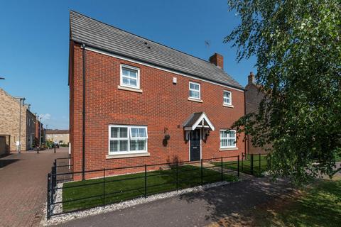 Huntingdon PE29 4 bed detached house for sale