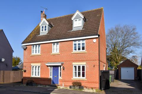 5 bedroom detached house for sale