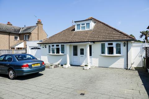 Aldwick, Bognor Regis 4 bed chalet for sale