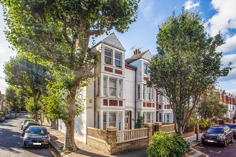 Carmalt Gardens, Putney, London, SW15 2 bed apartment for sale