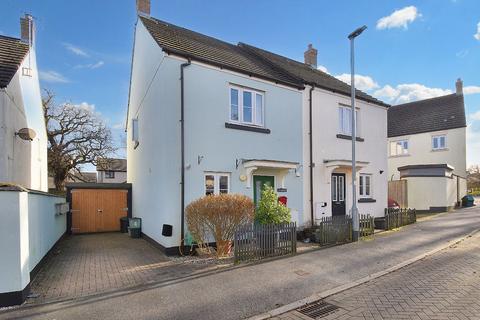 2 bedroom semi-detached house for sale