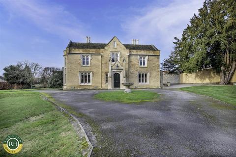 6 bedroom detached house for sale