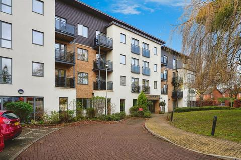 Jenner Court, St. Georges Road... 2 bed apartment for sale