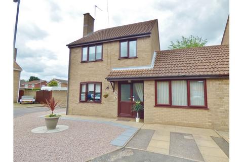 Carrington Close, Lincolnshire PE11 4 bed link detached house for sale