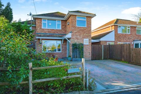 Drake Close, Southampton SO40 4 bed detached house for sale