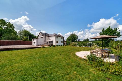 Hereford HR4 4 bed detached house for sale