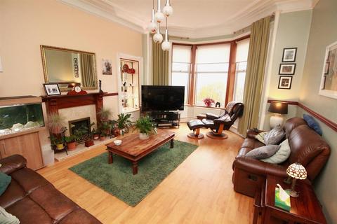 Barrhill Road, Gourock PA19 3 bed flat for sale