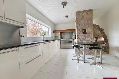82 Meliden Road, Prestatyn... 4 bed detached house for sale